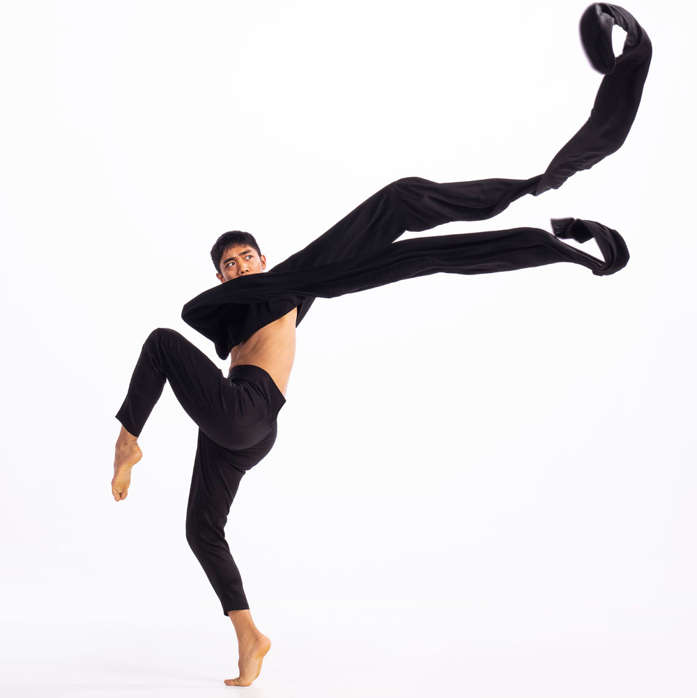Dance artist from Wen Wei Dance pose